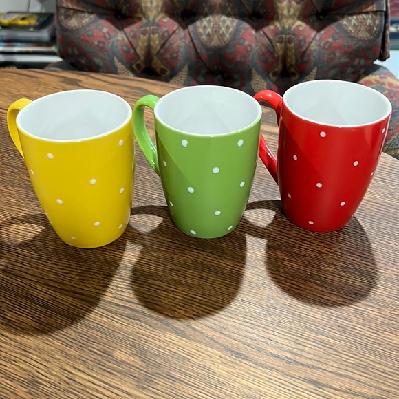 Polka Dot Mugs Set of 3 - Picture 4 of 5